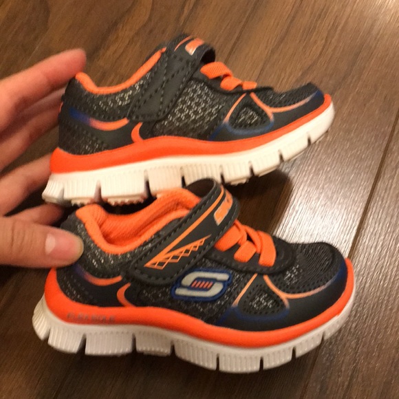 NWOT baby Skechers - Picture 5 of 6